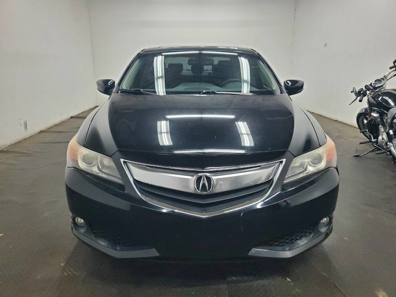 Used 2013 Acura ILX w/ Premium Package image 2