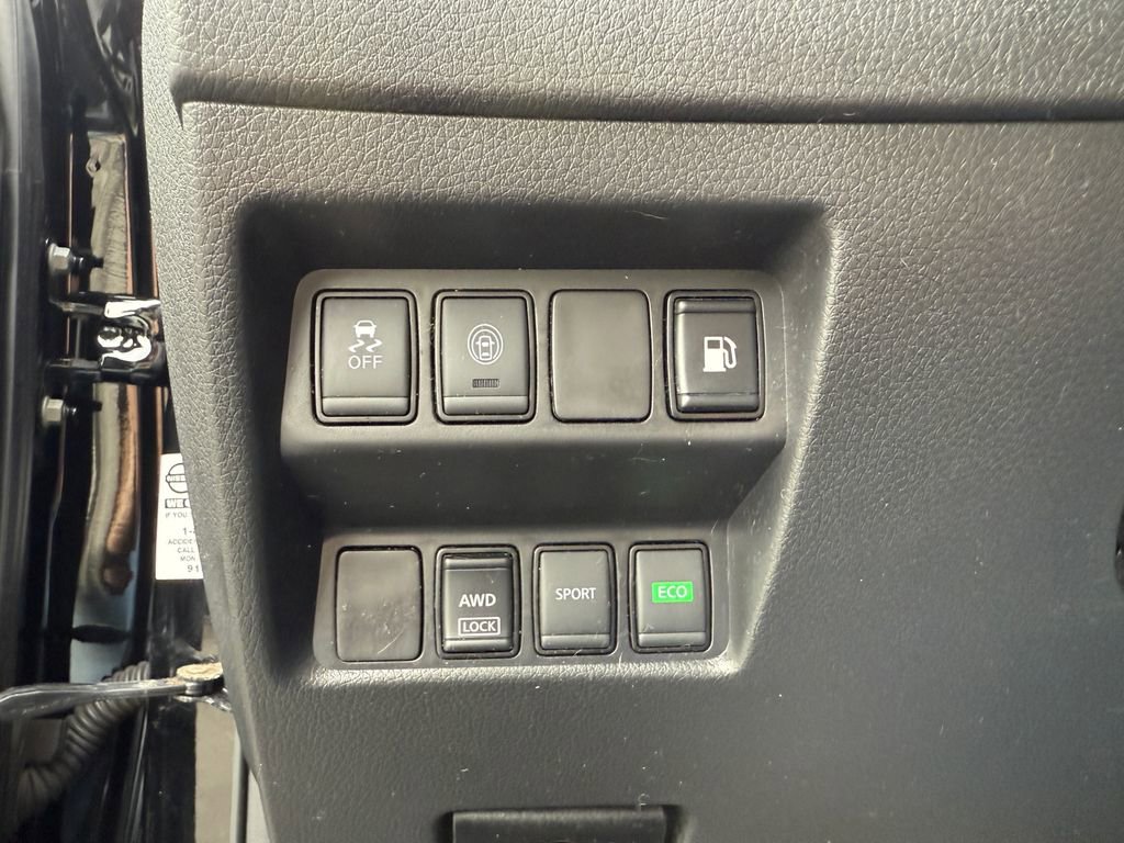 Used 2020 Nissan Rogue S AWD/4WD image 22