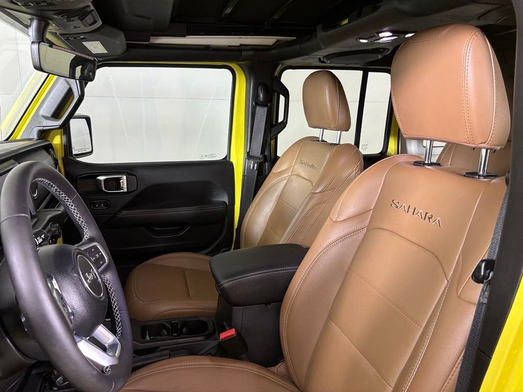 Used 2023 Jeep Wrangler Unlimited Sahara w/ Cold Weather Group AWD/4WD image 16