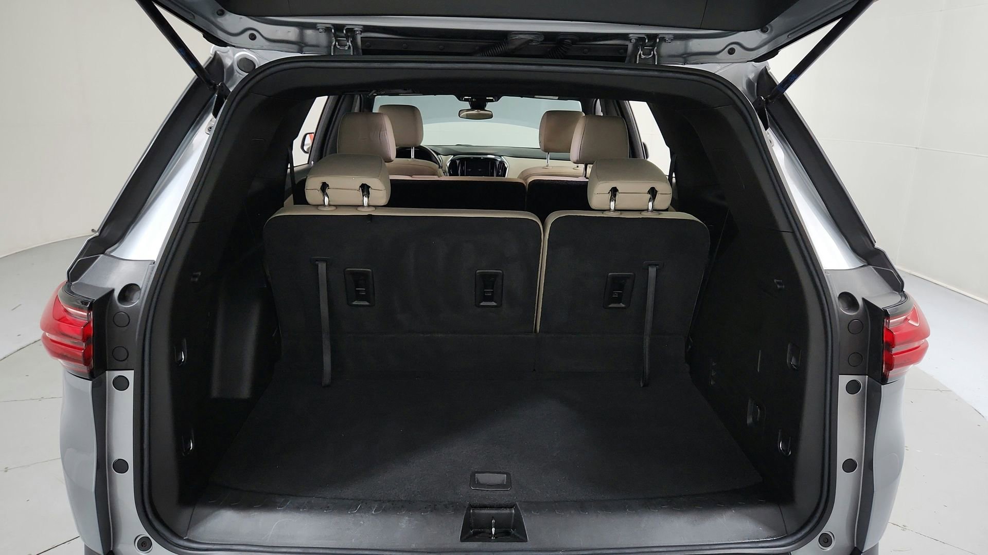 Certified 2023 Chevrolet Traverse LS FWD image 20