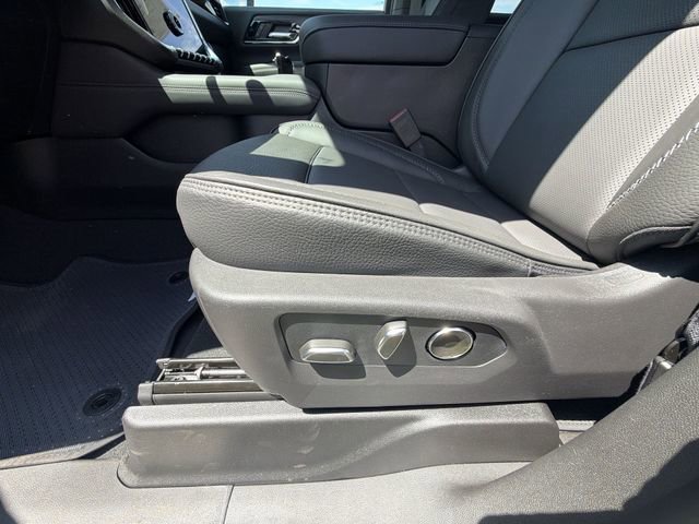 New 2026 GMC Yukon XL Denali w/ Denali Reserve Package AWD/4WD image 12