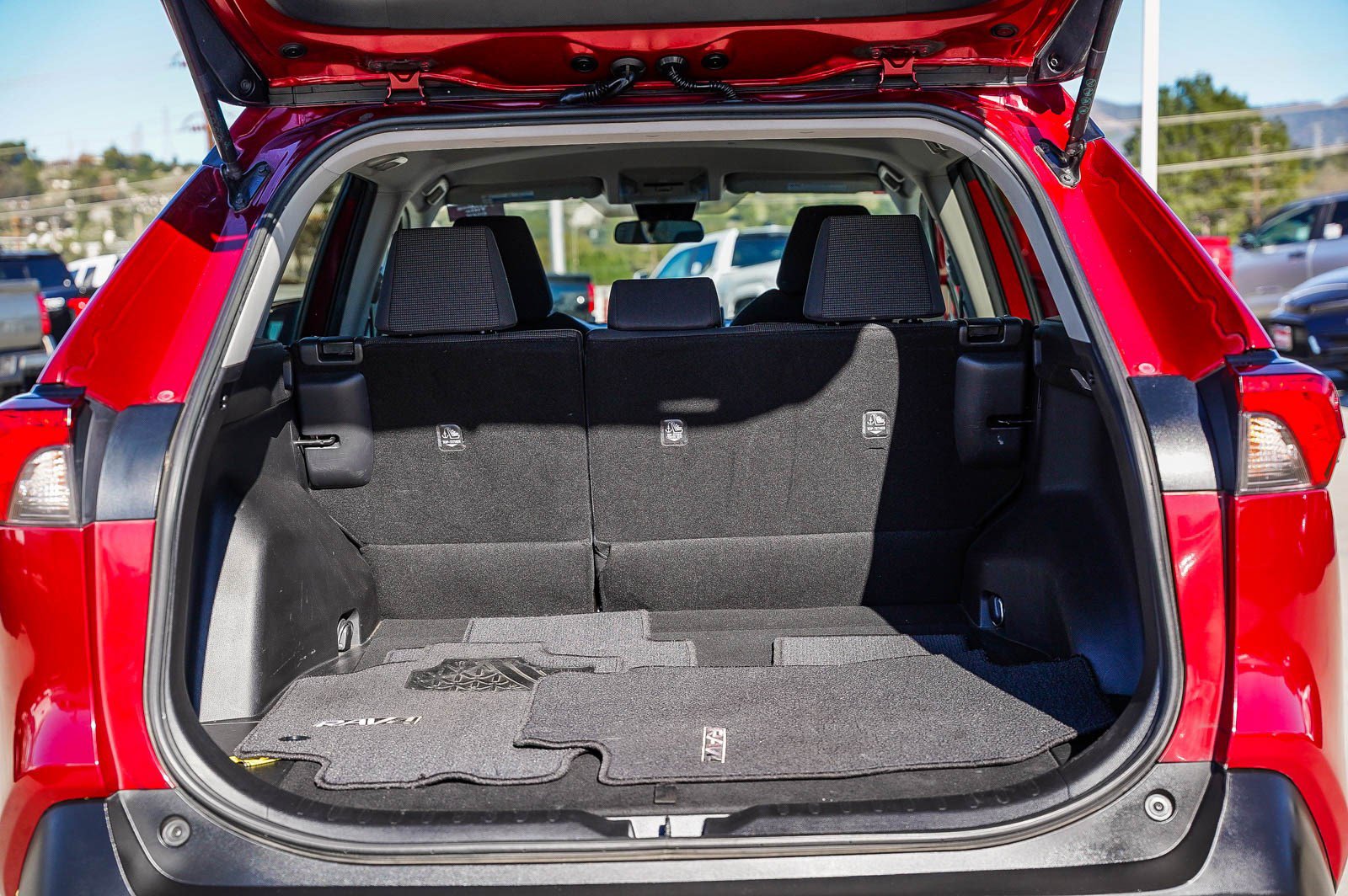 Certified 2020 Toyota RAV4 LE image 27