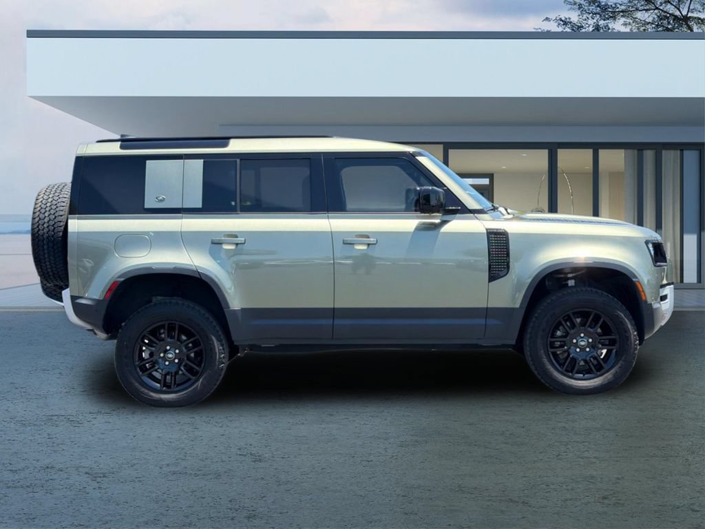 Used 2023 Land Rover Defender 110 S AWD/4WD image 3