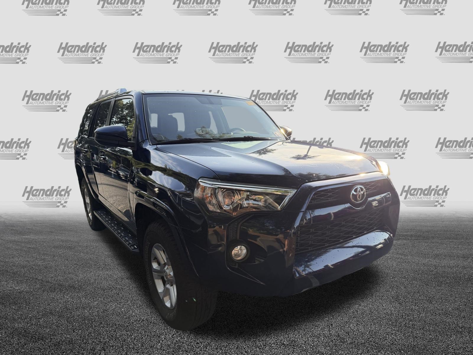 Used 2016 Toyota 4Runner SR5 AWD/4WD image 2
