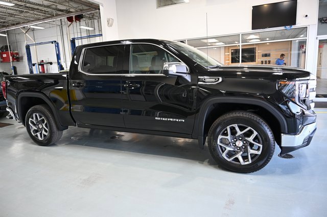 New 2026 GMC Sierra 1500 SLE w/ Preferred Package image 4
