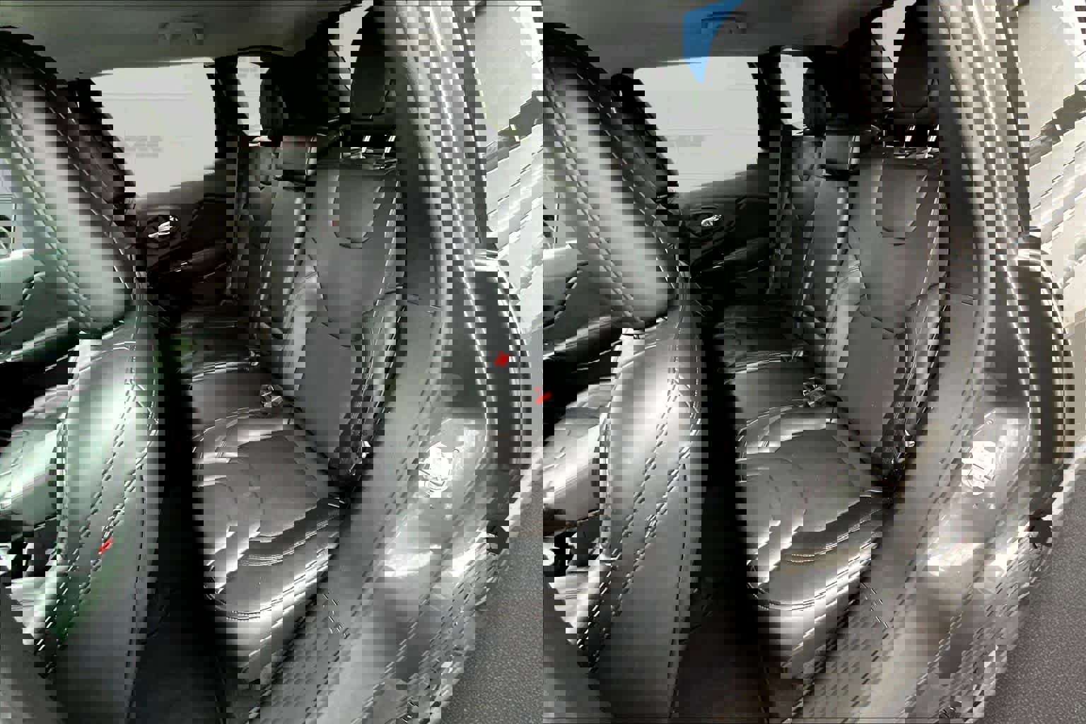 Used 2021 Jeep Cherokee Altitude image 13