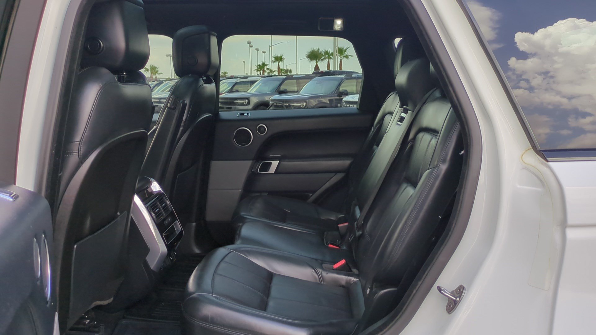 Used 2018 Land Rover Range Rover Sport HSE AWD/4WD image 26