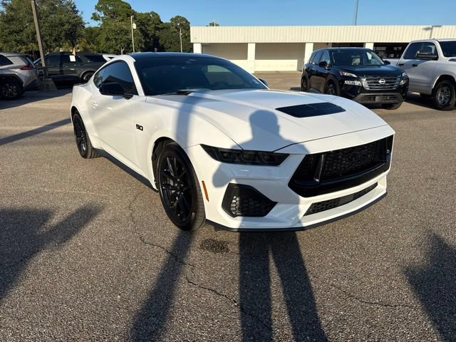 Used 2025 Ford Mustang GT Premium RWD image 3