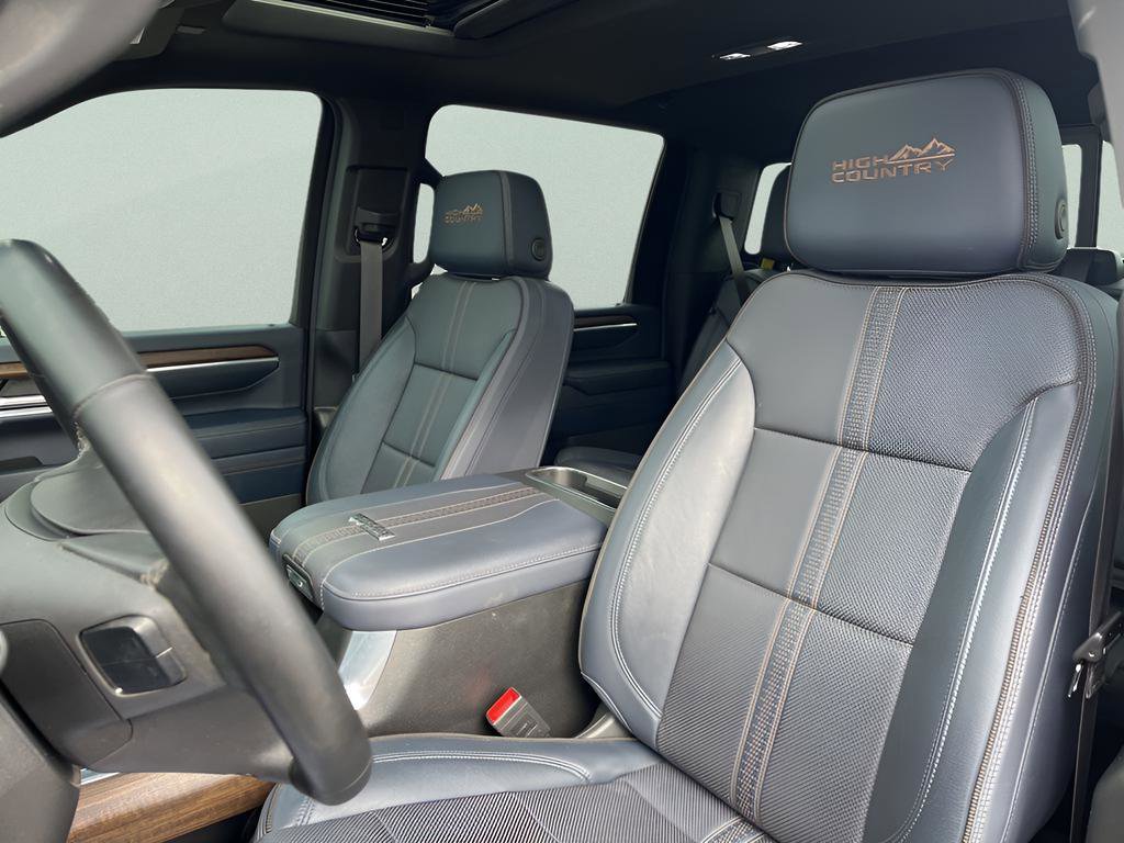 Used 2024 Chevrolet Silverado 3500 High Country w/ High Country Premium Package AWD/4WD image 14