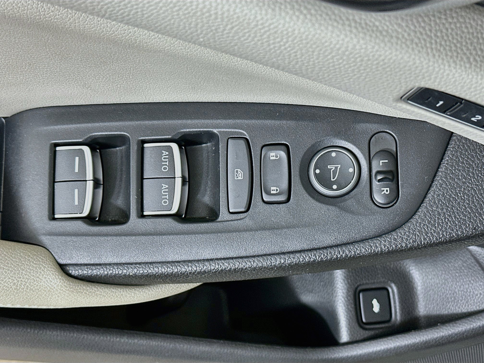 Used 2018 Honda Accord EX-L image 15