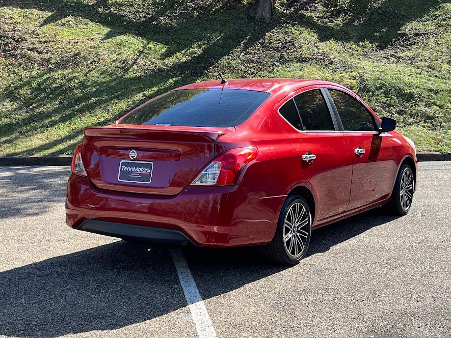 Used 2015 Nissan Versa SV FWD image 20