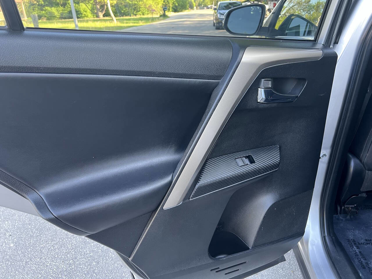 Used 2015 Toyota RAV4 Limited w/ Technology Package image 14