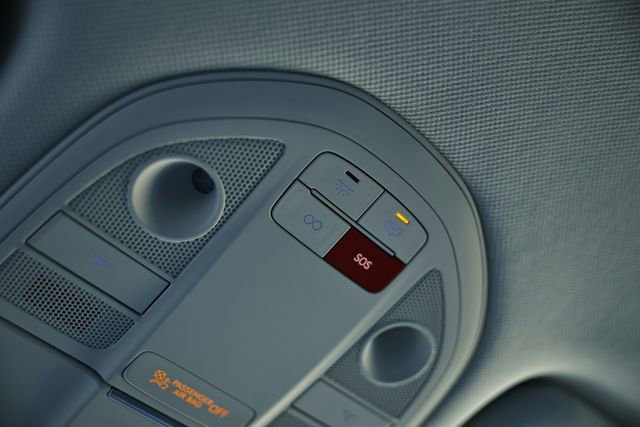 Certified 2025 Genesis G70 2.5T image 41