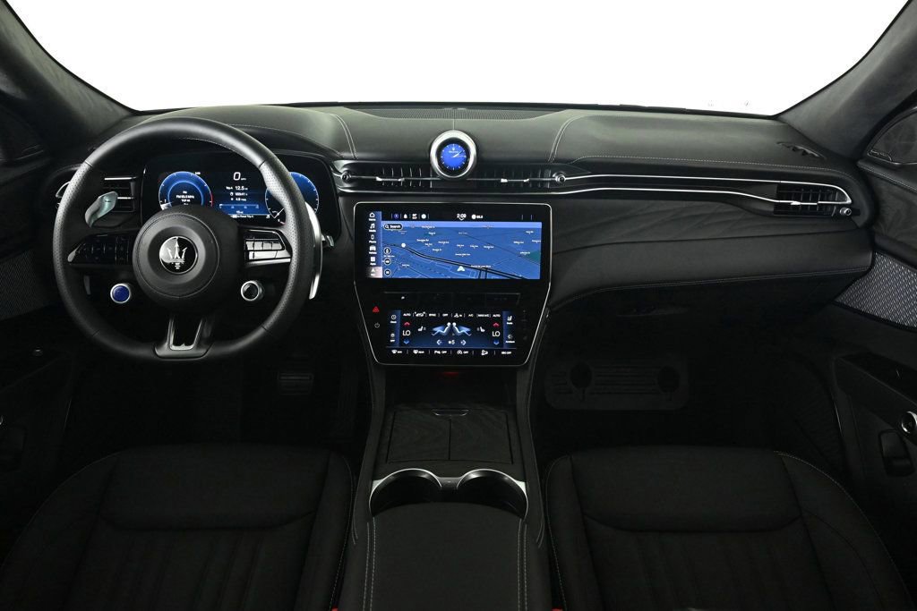 Used 2025 Maserati Grecale GT image 9