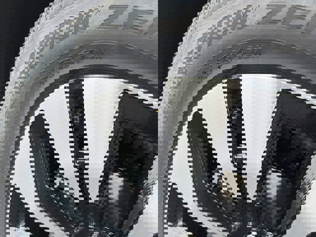 New 2026 Ford Explorer Platinum w/ LUX Leather Package image 11