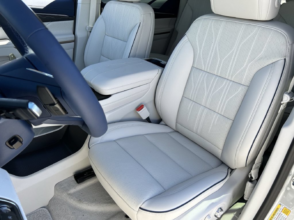 New 2026 Buick Enclave Avenir w/ Super Cruise Package FWD image 20