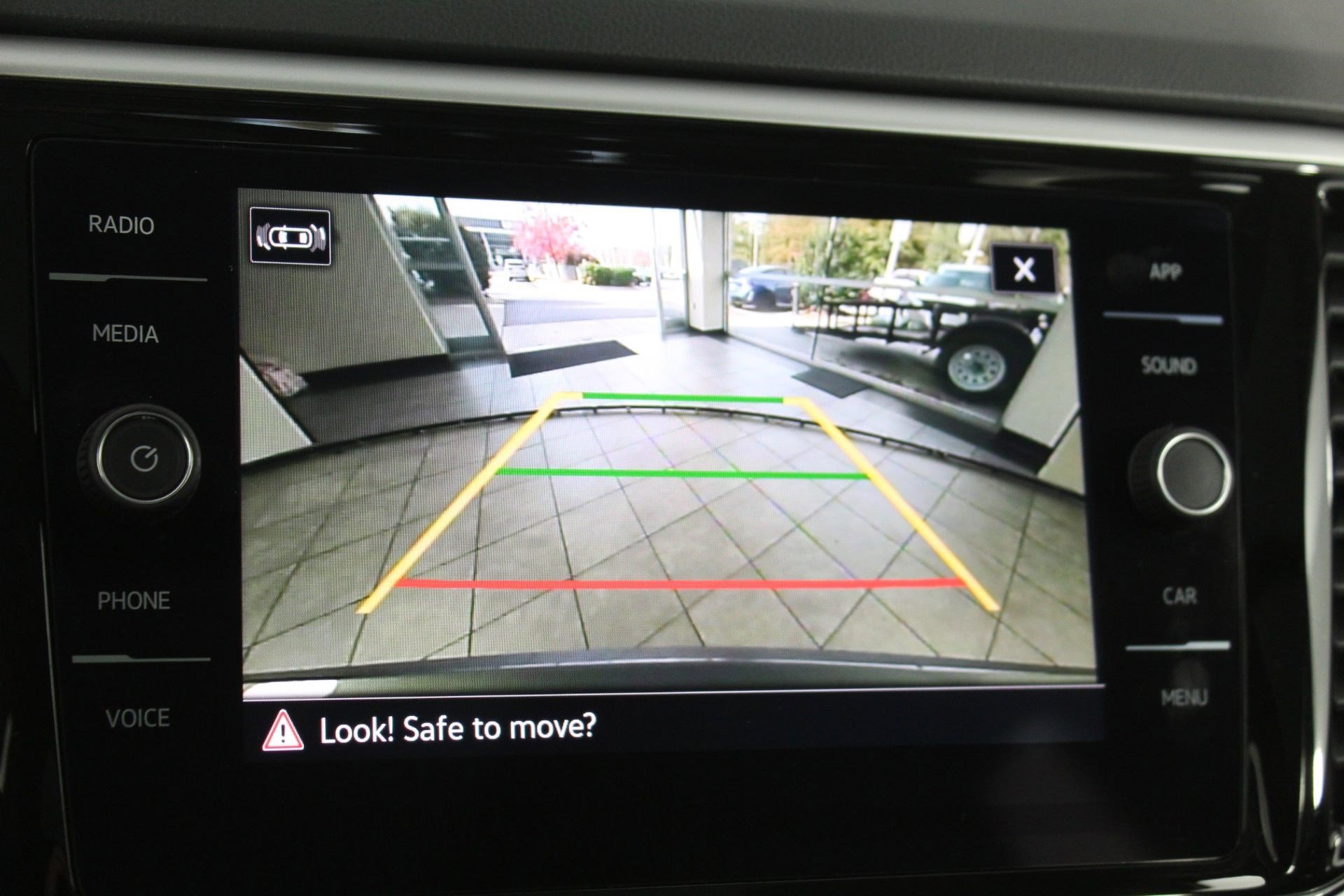 Used 2023 Volkswagen Atlas SE w/ Panoramic Sunroof Package image 32