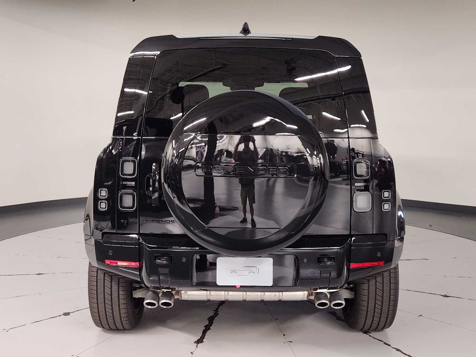 New 2026 Land Rover Defender 110 V8 AWD/4WD image 16
