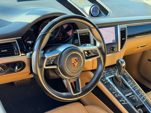 Used 2018 Porsche Macan w/ Premium Package Plus image 17