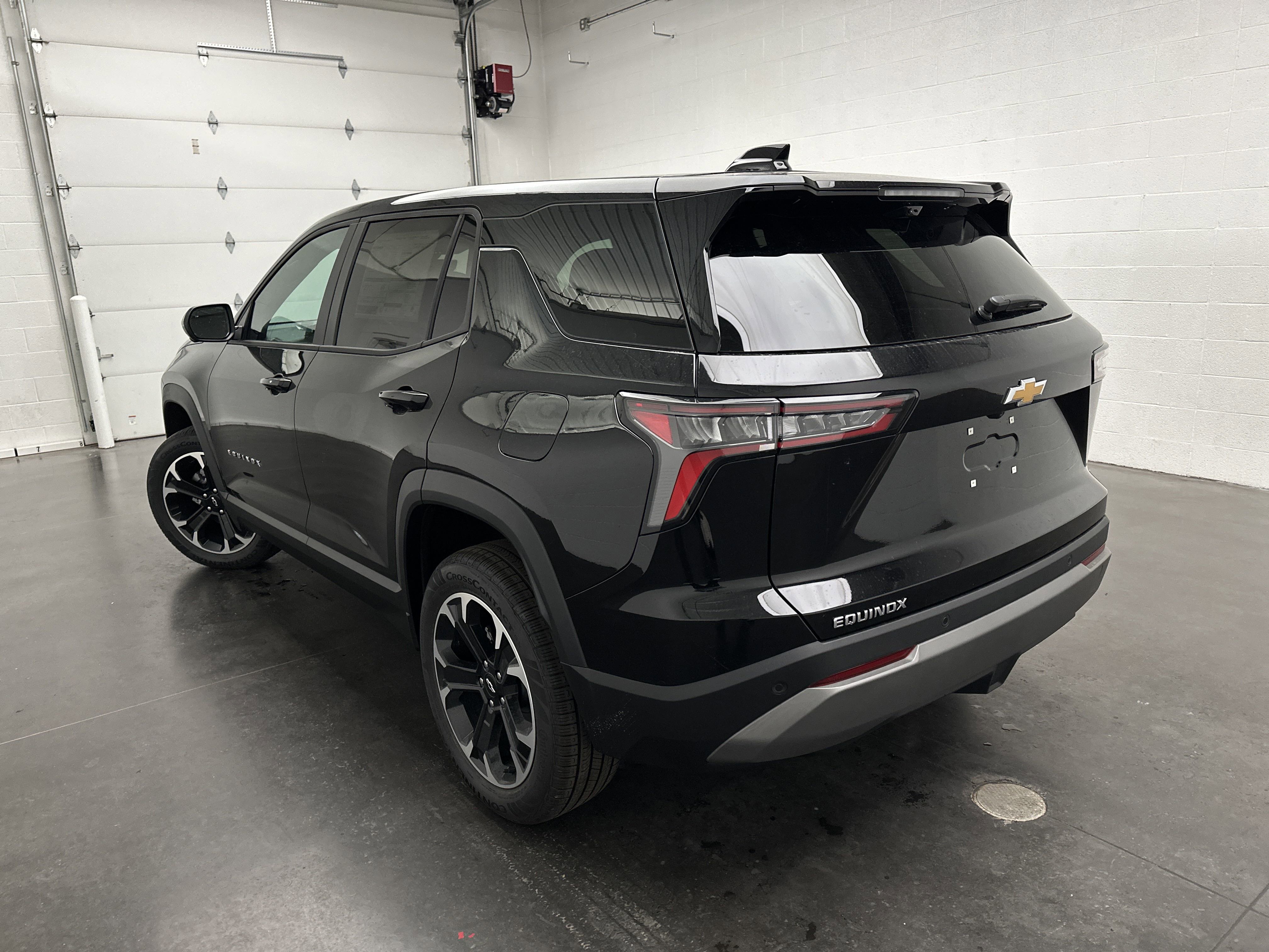 New 2026 Chevrolet Equinox LT w/ Safety and Technology Package image 7
