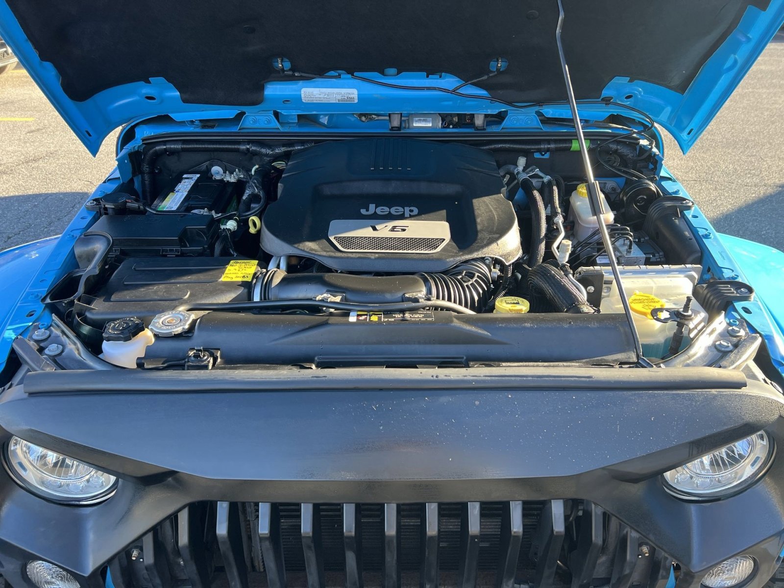 Used 2017 Jeep Wrangler Unlimited Sahara w/ Connectivity Group image 24