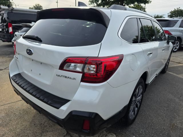 Used 2018 Subaru Outback 2.5i Touring w/ Popular Package #3 AWD/4WD image 4