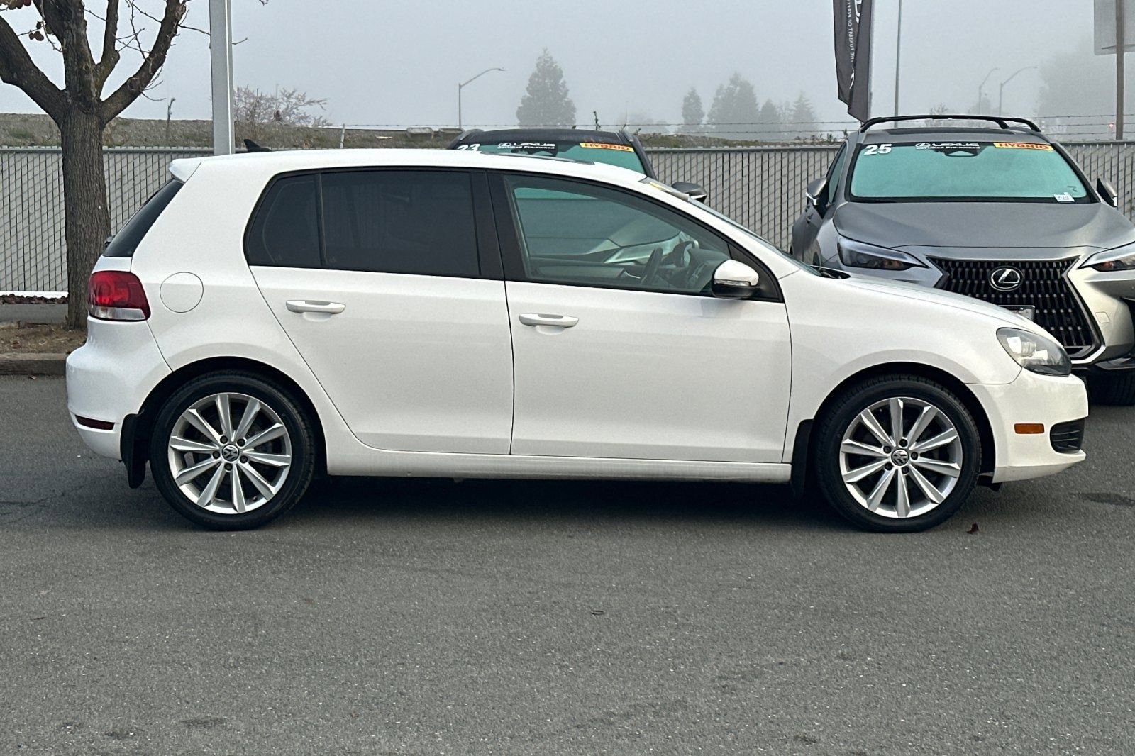 Used 2012 Volkswagen Golf 4-Door image 3