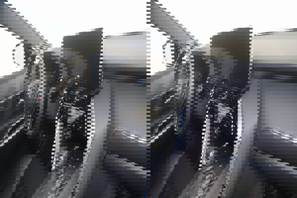 Used 2023 Toyota Venza Limited image 35