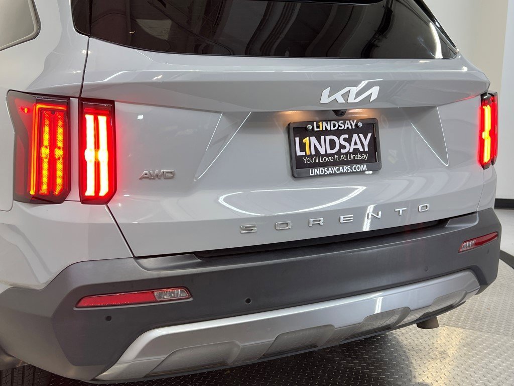 Used 2022 Kia Sorento SX Prestige w/ Rust Color Package image 8