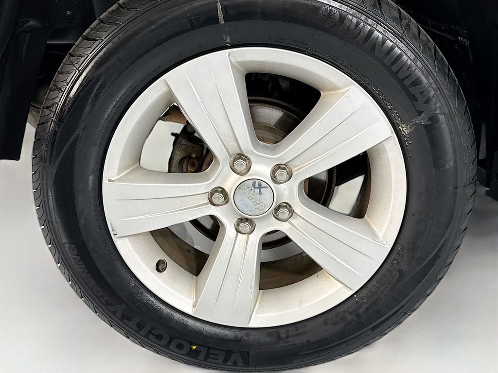 Used 2017 Jeep Patriot Latitude image 32