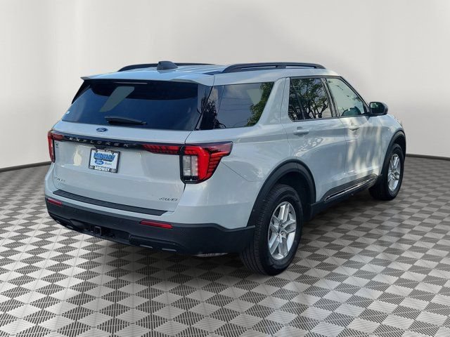 Used 2025 Ford Explorer Active AWD/4WD image 6