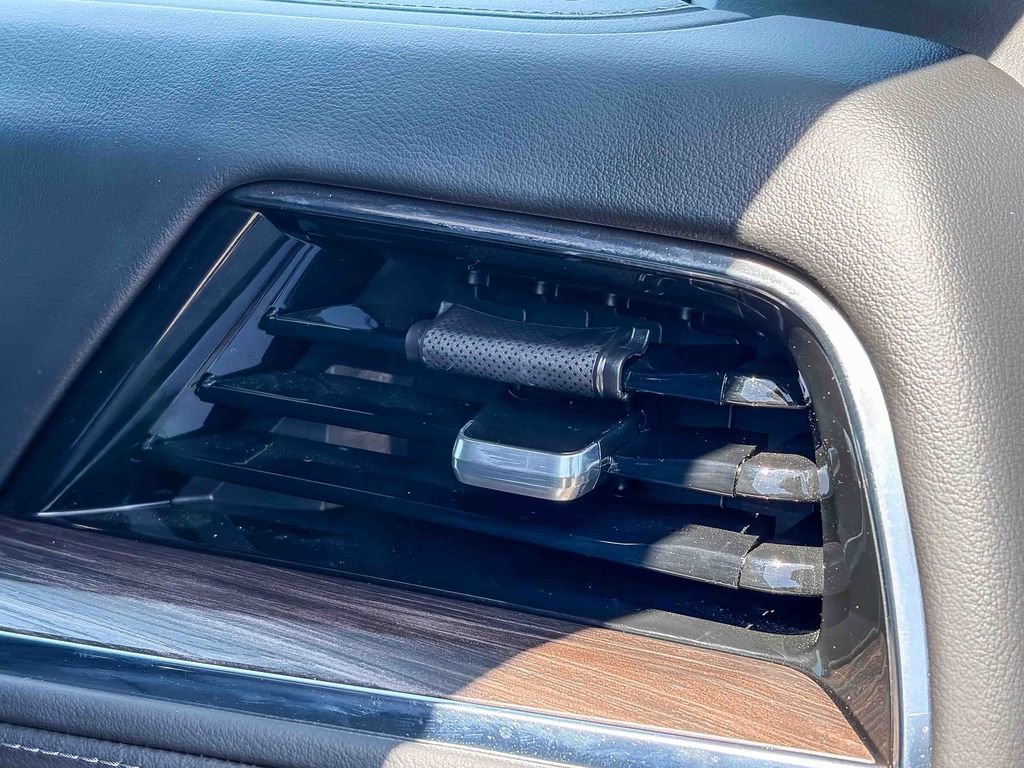 Used 2025 Chevrolet Tahoe LT image 34