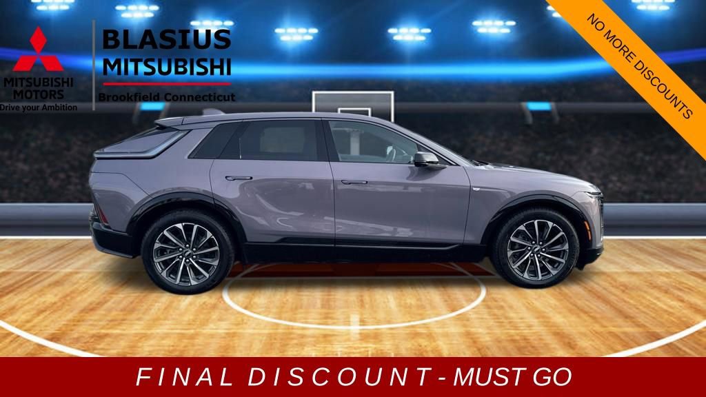 Used 2024 Cadillac Lyriq Sport image 6