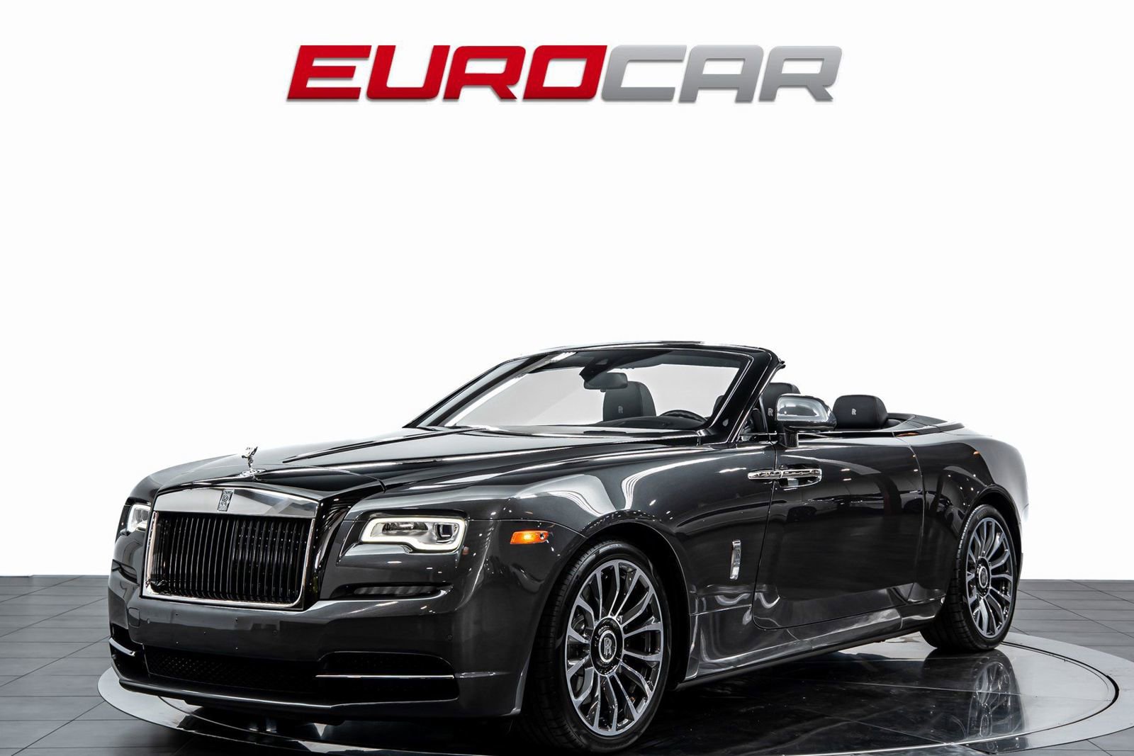 Used 2019 Rolls-Royce Dawn image 1