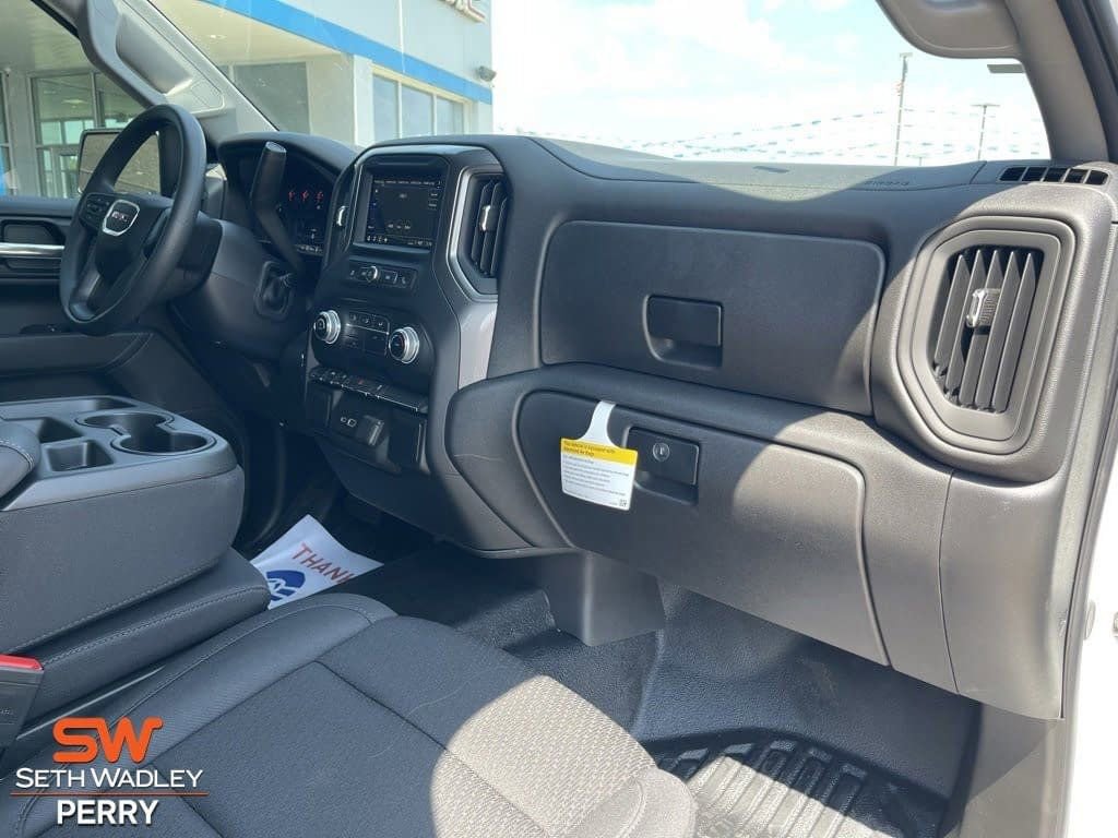 New 2025 GMC Sierra 1500 Pro AWD/4WD image 12