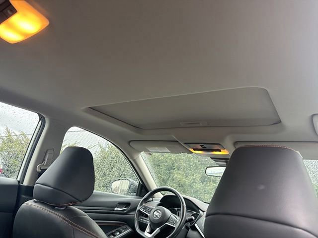 Used 2022 Nissan Altima 2.5 SR w/ Midnight Edition Package image 14