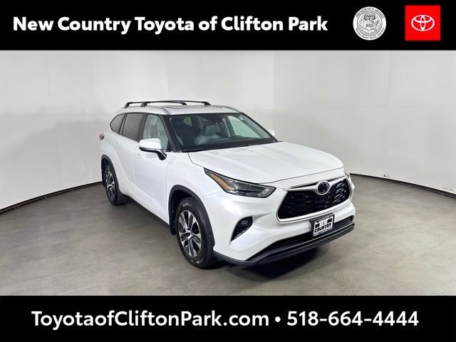 Used 2023 Toyota Highlander XLE