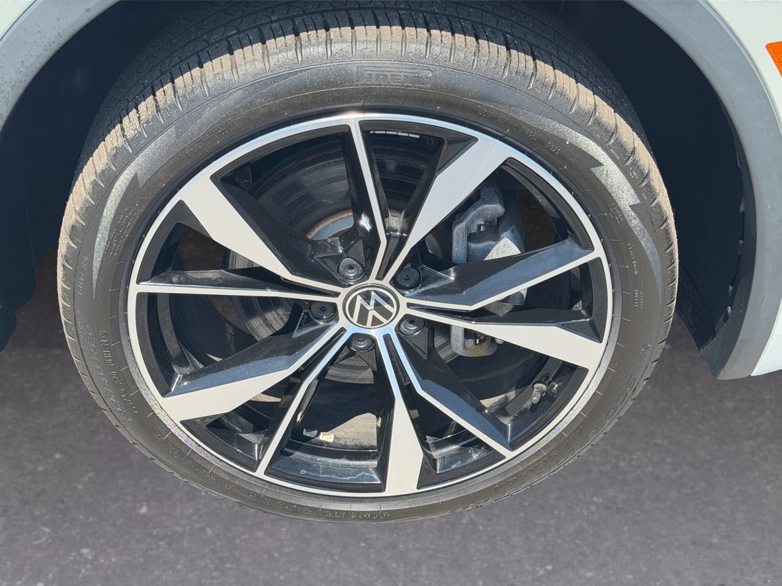 Used 2023 Volkswagen Tiguan SEL R-Line AWD/4WD image 7