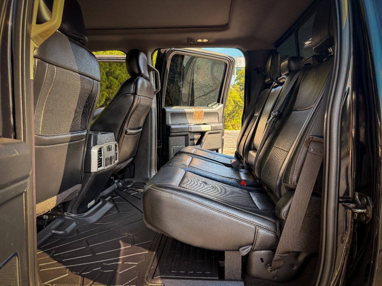 Used 2019 Ford F250 Lariat w/ Lariat Ultimate Package AWD/4WD image 9