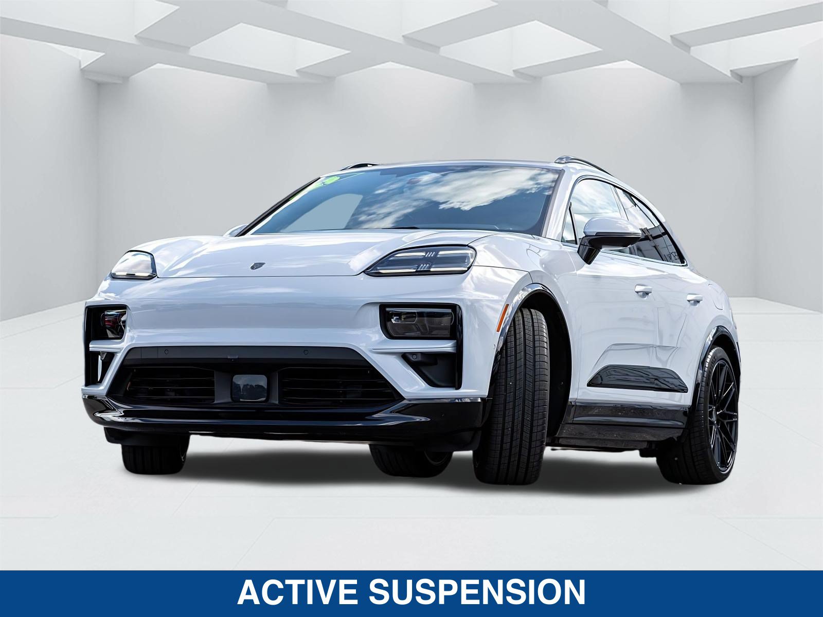 Used 2025 Porsche Macan Turbo Electric AWD/4WD image 8