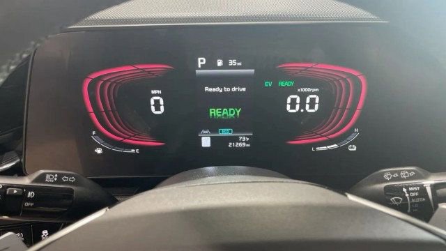Used 2024 Kia Niro SX Touring FWD image 20