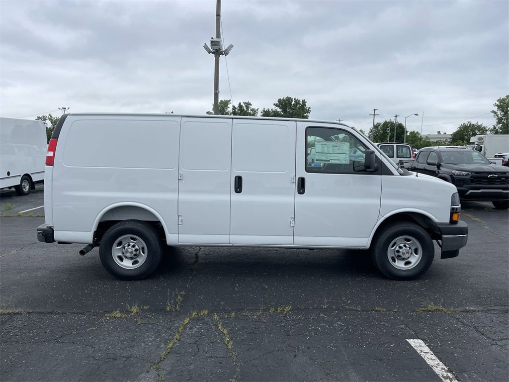 New 2025 Chevrolet Express 2500 w/ Driver Convenience Package image 5