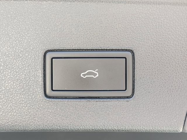 Certified 2023 Volkswagen Atlas Cross Sport SE w/ Black Wheel Package image 10