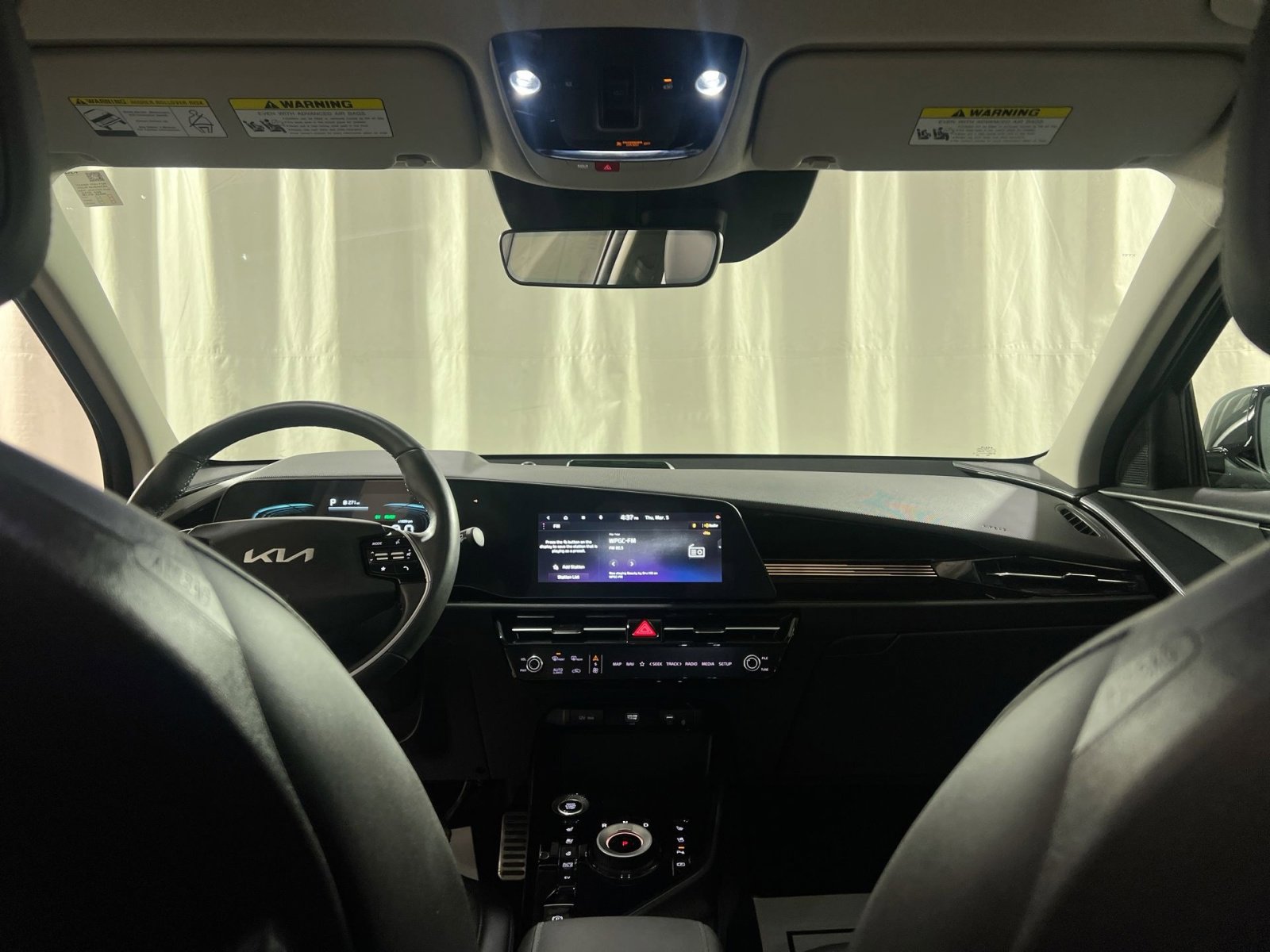 Used 2023 Kia Niro SX Touring image 17