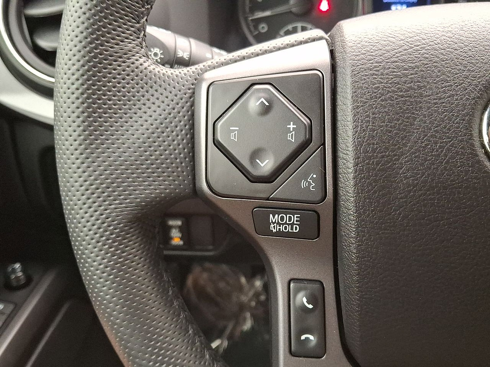Used 2022 Toyota Tacoma TRD Sport w/ Technology Package AWD/4WD image 21