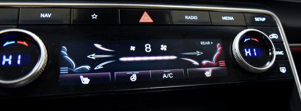 Used 2024 Genesis GV80 2.5T image 23