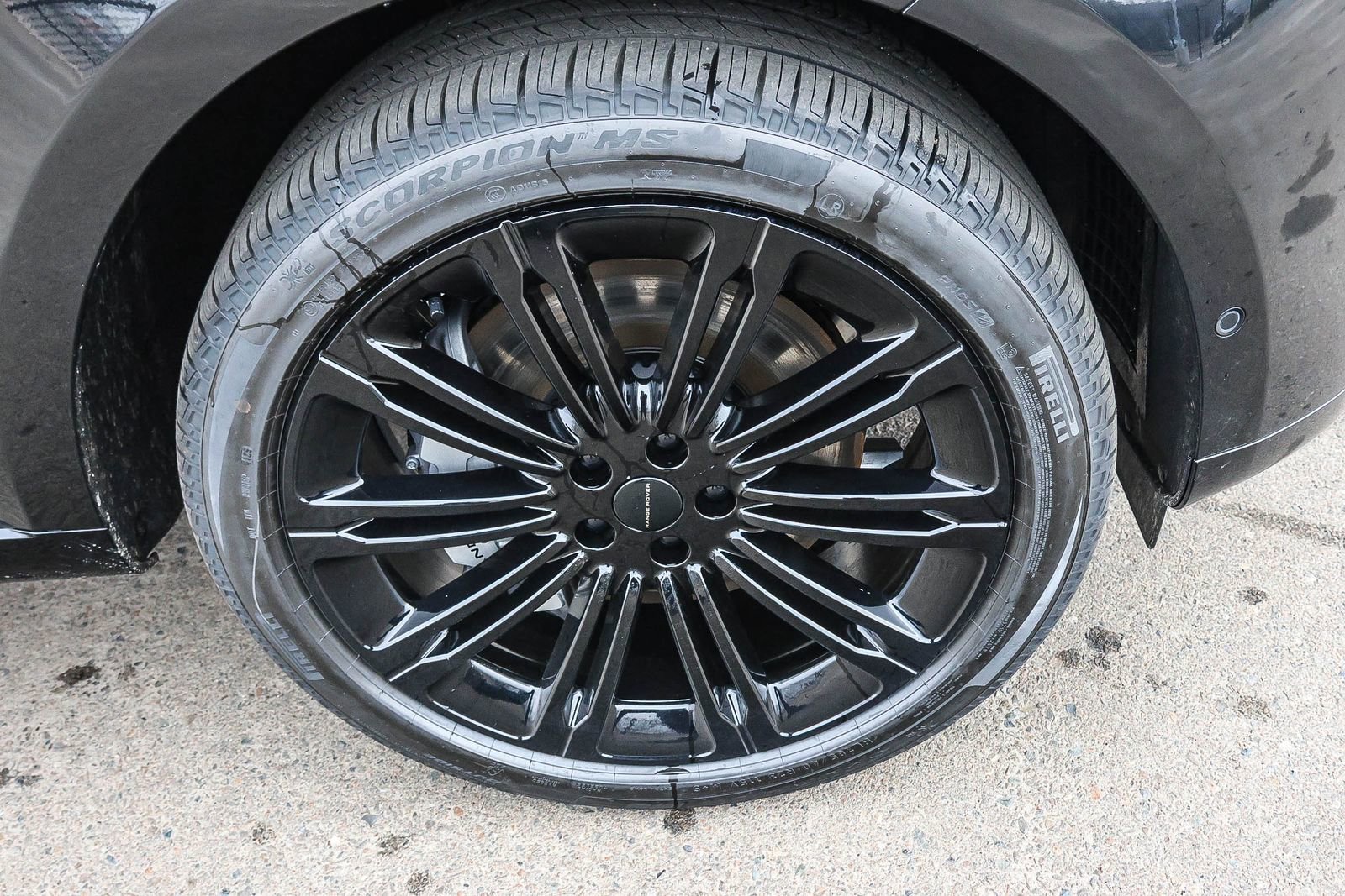 New 2026 Land Rover Range Rover SE image 14