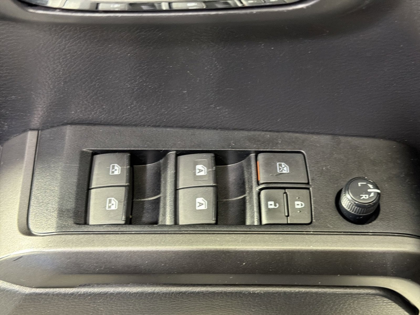 Used 2022 Toyota Tacoma TRD Off-Road AWD/4WD image 45