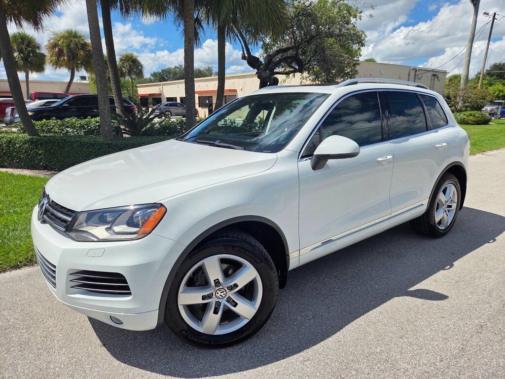 Used 2014 Volkswagen Touareg TDI AWD/4WD image 4