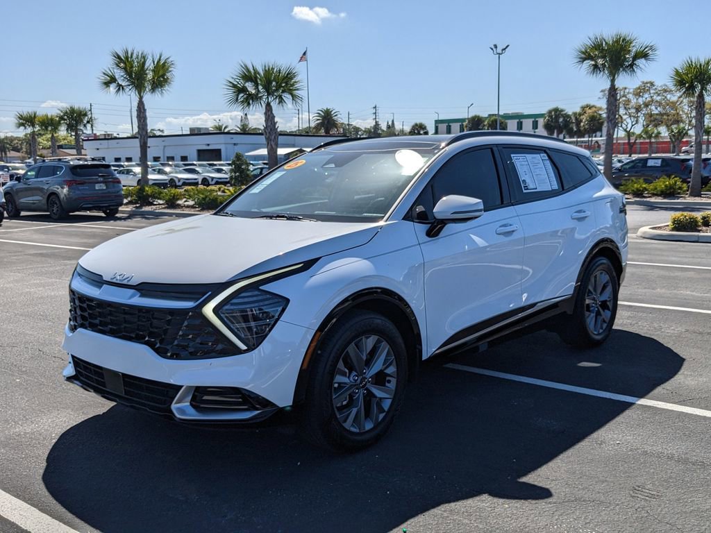 Certified 2025 Kia Sportage SX image 4